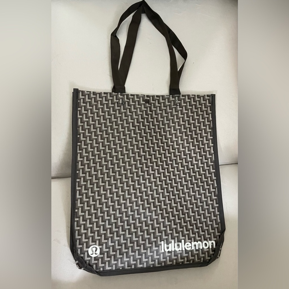 Lululemon LARGE  brown & white Reusable Bag